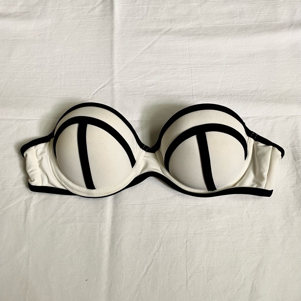 Strapless push-up bikini top. Sizes 32A-34B